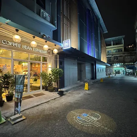 Twenty Two Place Hostel - Sukhumvit 22