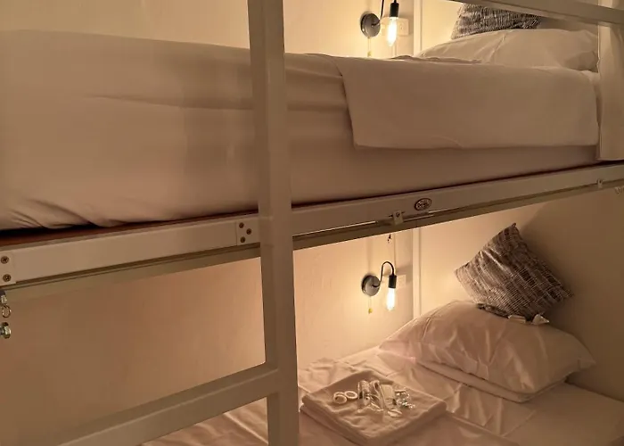 Twenty Two Place - Sukhumvit 22 *