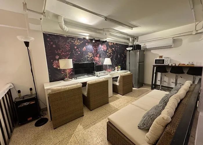 Twenty Two Place - Sukhumvit 22