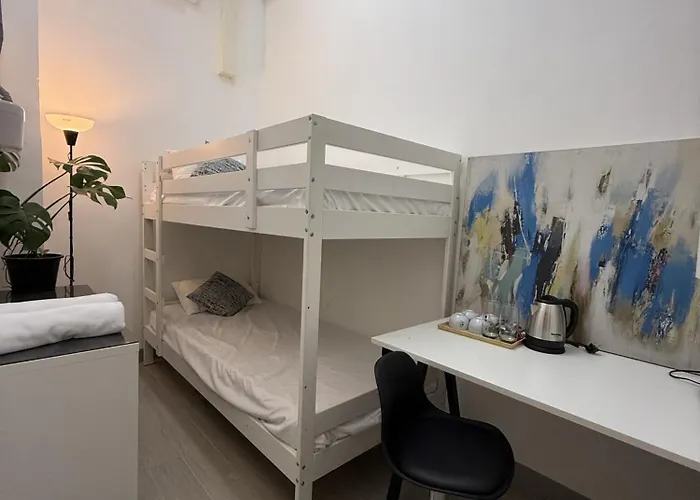 Хостел Twenty Two Place - Sukhumvit 22