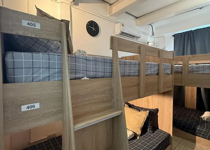 Хостел Twenty Two Place - Sukhumvit 22 *