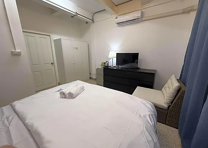 Twenty Two Place - Sukhumvit 22 *